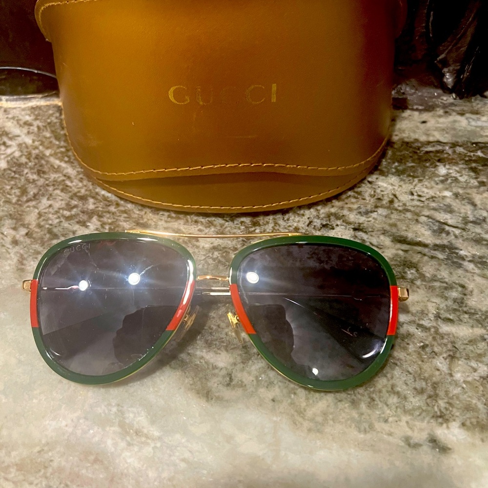 Preloved Gucci aviators sunglasses with the case